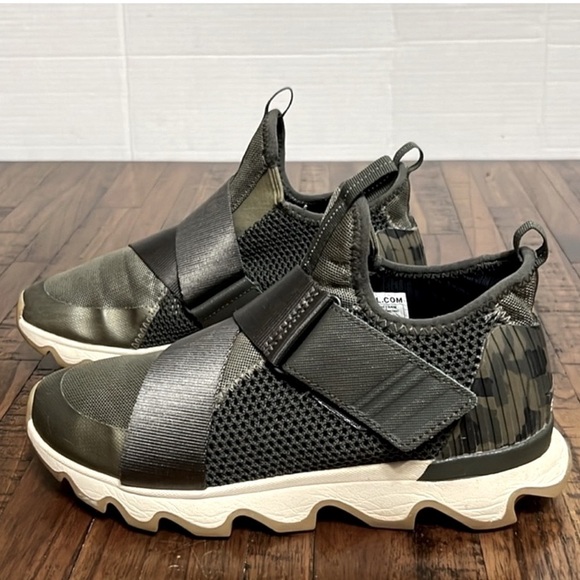 SOREL THE OG SNEAKERS Kinetic Green
Camo Scalloped soles size 7.5 - Picture 6 of 16